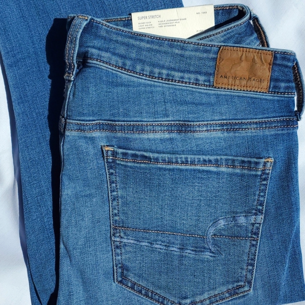NWT American Eagle Skinny Kick Jeans 10 Regular Low Rise Super Stretch